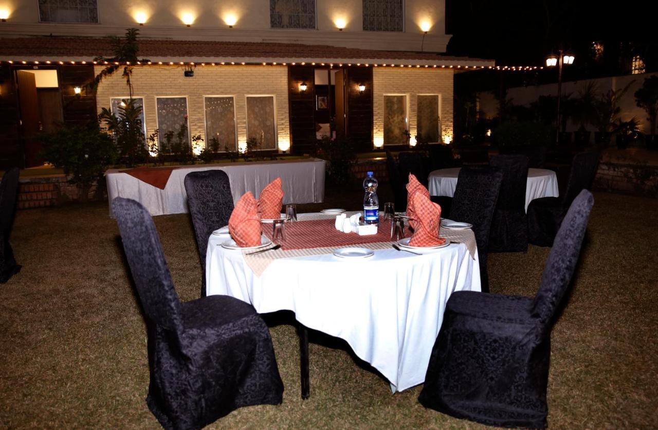 Ambassador Suites & Hotel Islamabad Exteriör bild