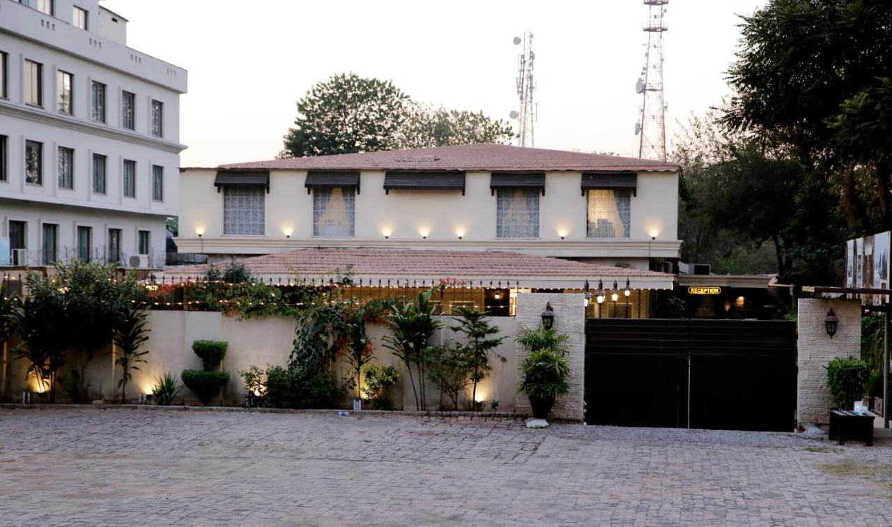 Ambassador Suites & Hotel Islamabad Exteriör bild