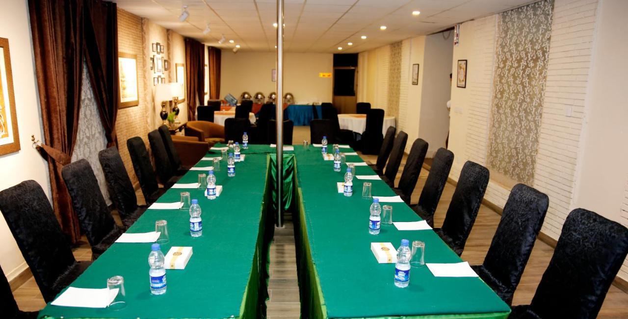 Ambassador Suites & Hotel Islamabad Exteriör bild